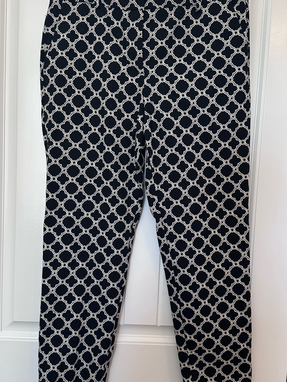 Talbots Hampshire Ankle Pants Black Ivory Geometric – 10P – NWT